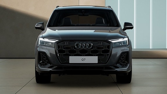 Audi Q7 2 of 5