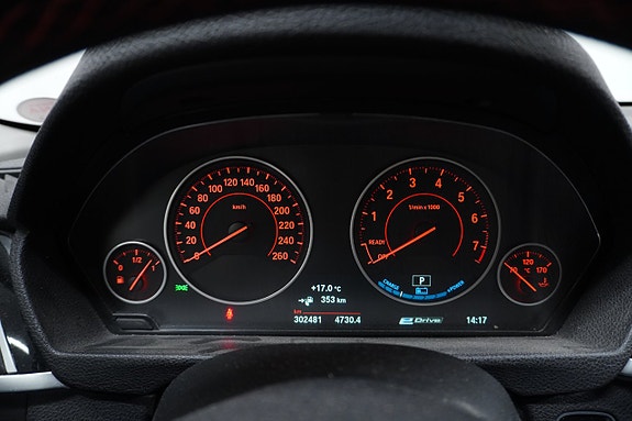 BMW 330e 16 of 24