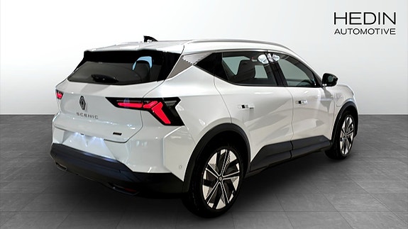 Renault Scenic E-Tech 3 of 5