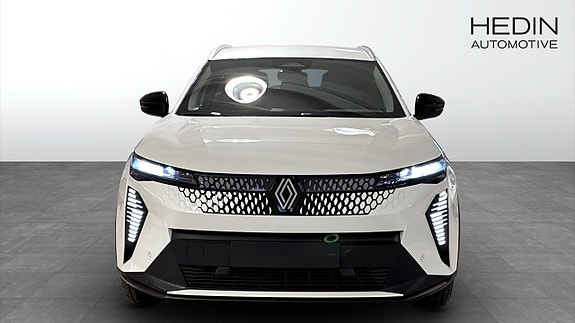 Renault Scenic E-Tech 4 of 5