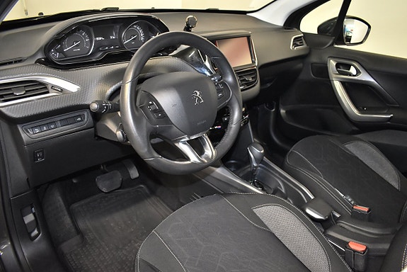 Peugeot 2008 7 of 13