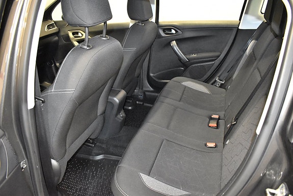 Peugeot 2008 8 of 13