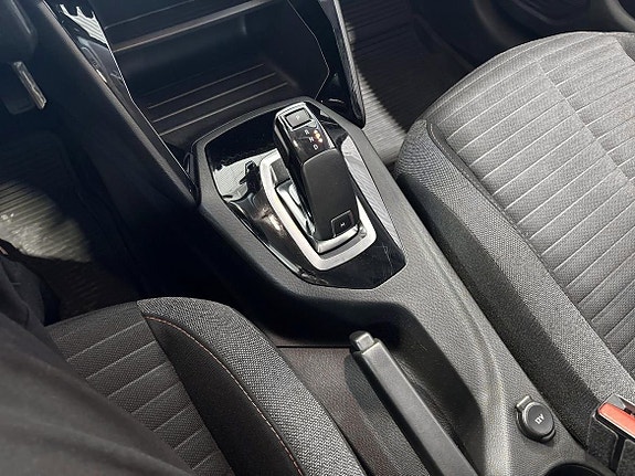 Peugeot 208 17 of 19