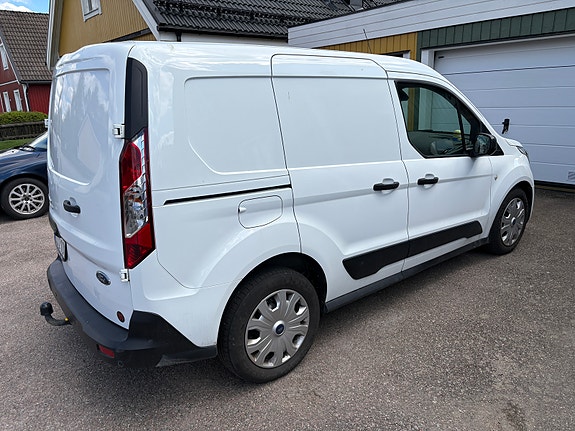 Ford Transit Connect 2 of 5