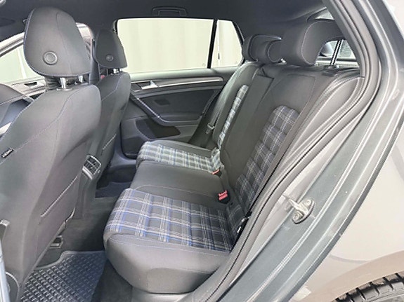 Volkswagen Golf I 11 of 21