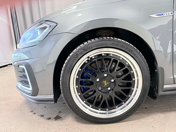 Volkswagen Golf I 19 of 21