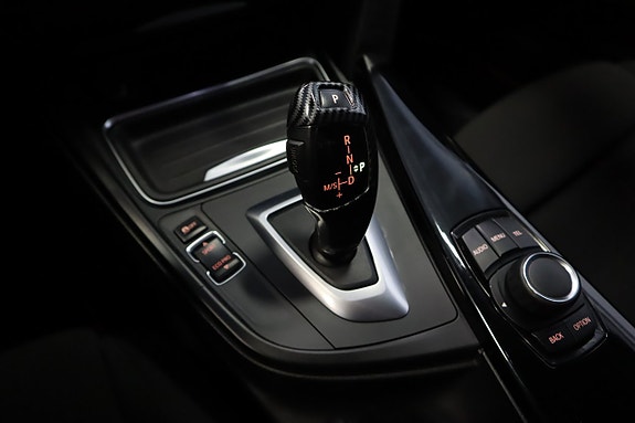 BMW 320 14 of 19