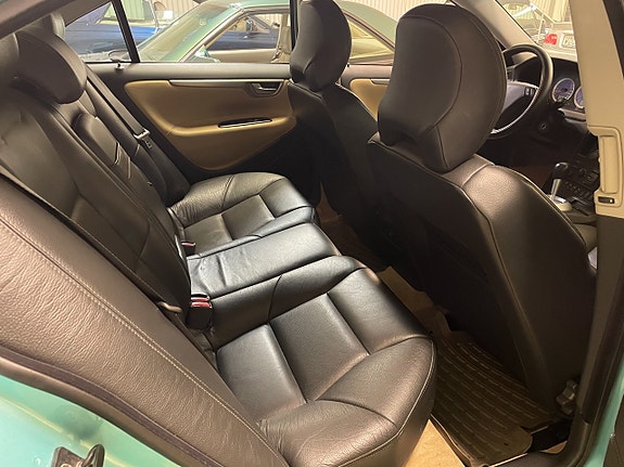 Volvo S60 2 of 4