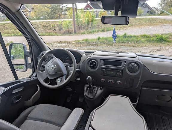 Nissan NV400 5 of 5