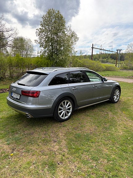 Audi A6 allroad 2 of 5