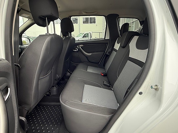 Dacia Duster 8 of 27