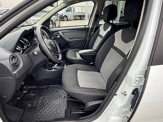 Dacia Duster 9 of 27