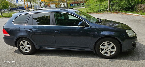 Volkswagen Golf V 3 of 6