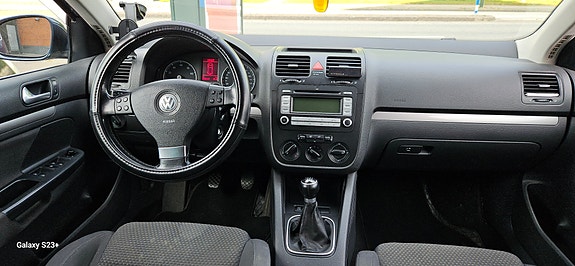 Volkswagen Golf V 6 of 6