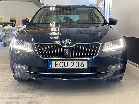 Skoda Superb 3 of 5