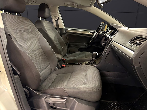 Volkswagen Golf VII 17 of 29