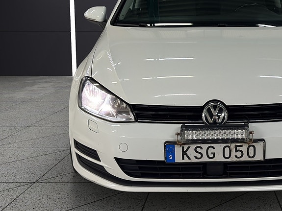 Volkswagen Golf VII 10 of 29