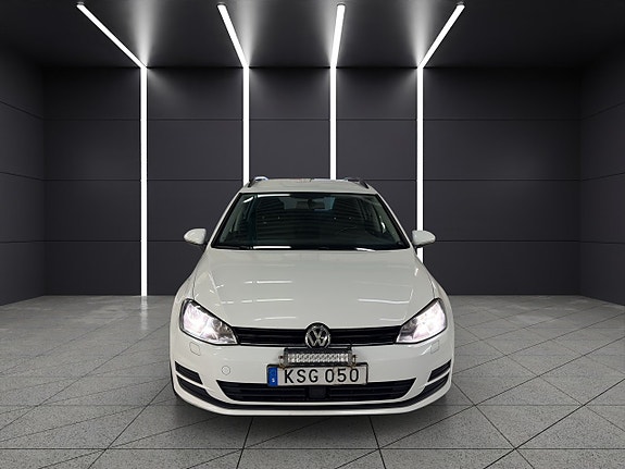 Volkswagen Golf VII 8 of 29