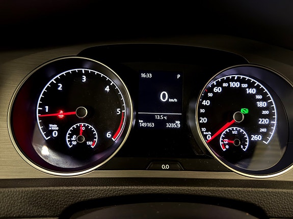 Volkswagen Golf VII 24 of 29
