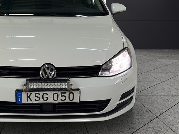 Volkswagen Golf VII 9 of 29