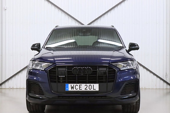 Audi Q7 2 of 5