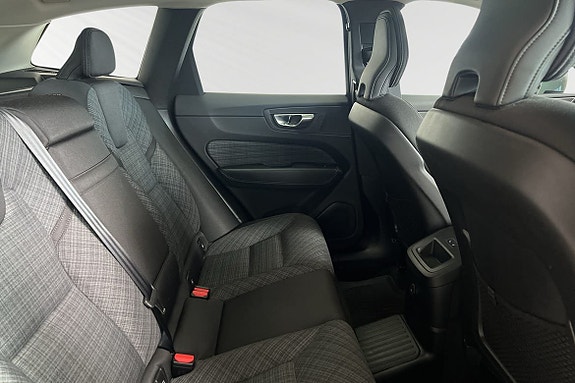 Volvo XC60 11 of 29