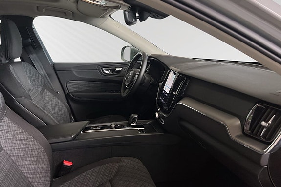 Volvo XC60 10 of 29