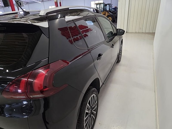 Peugeot 2008 6 of 10