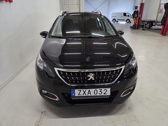 Peugeot 2008 2 of 5