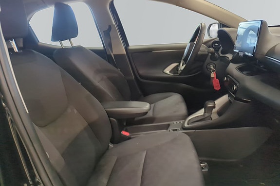 Toyota Yaris 7 of 11