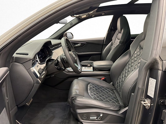 Audi Q8 13 of 30