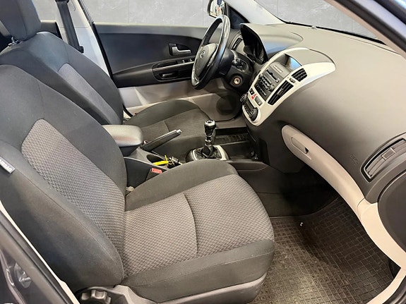 Kia Ceed 12 of 14