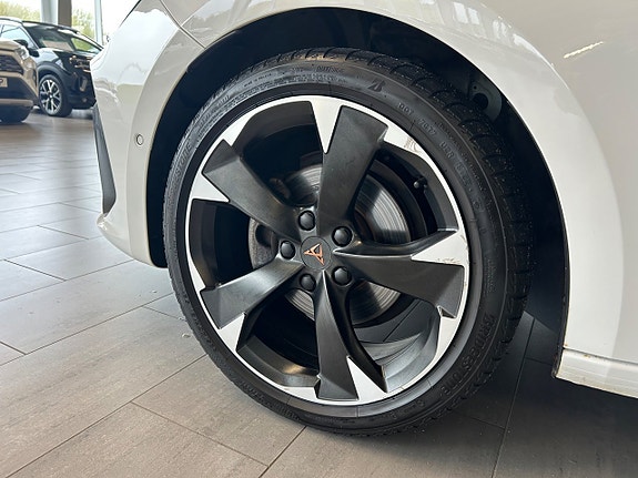 Cupra Leon 7 of 15