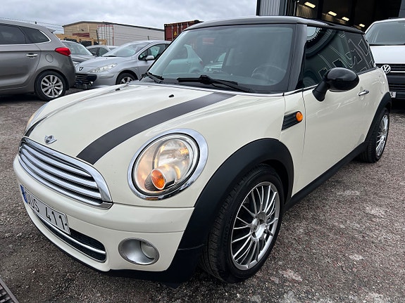 MINI Cooper 3 of 5