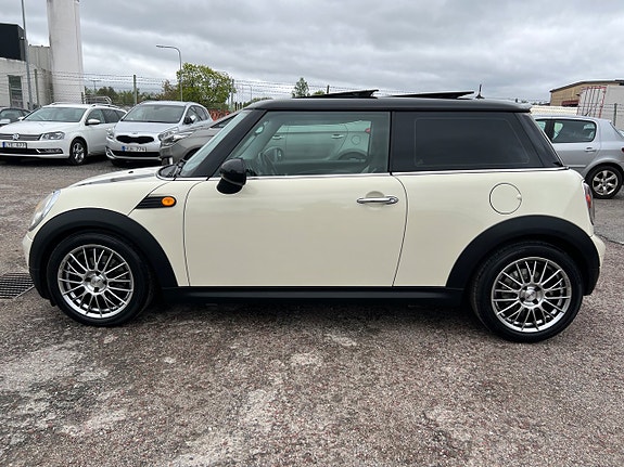 MINI Cooper 11 of 22