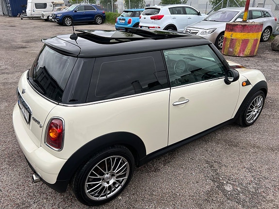 MINI Cooper 17 of 22
