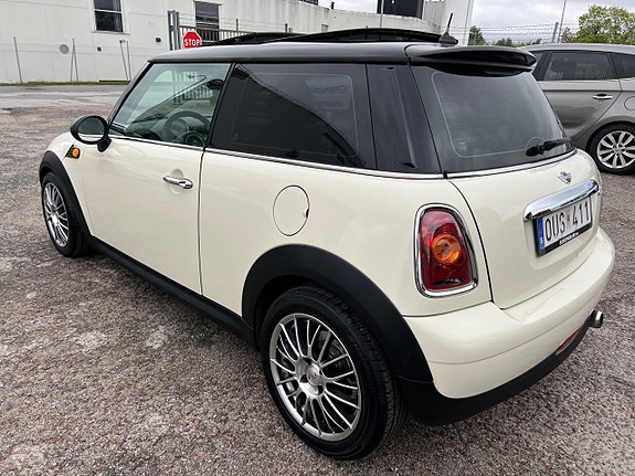 MINI Cooper 12 of 22