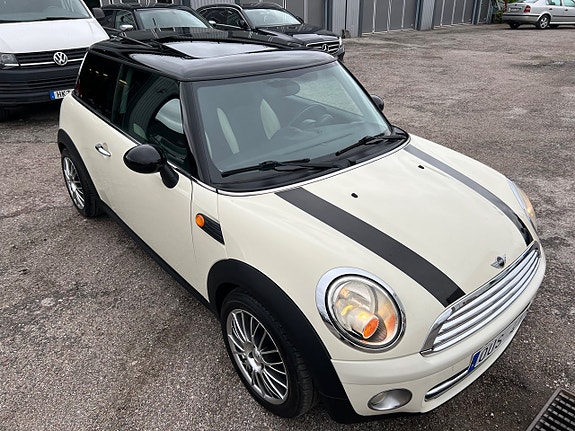 MINI Cooper 21 of 22
