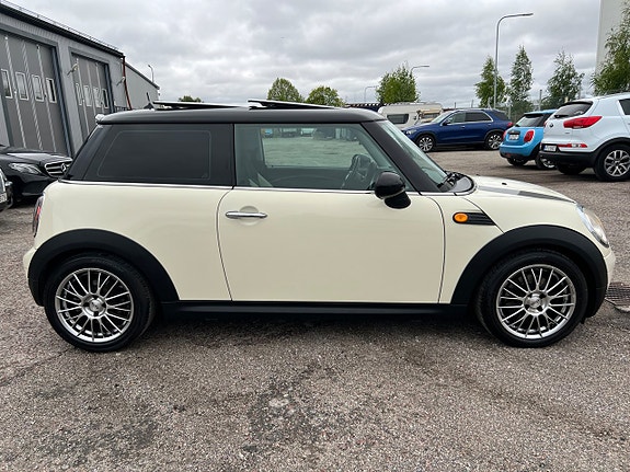 MINI Cooper 18 of 22
