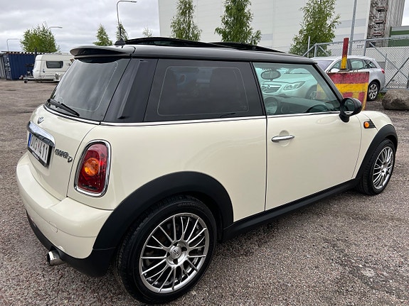 MINI Cooper 16 of 22