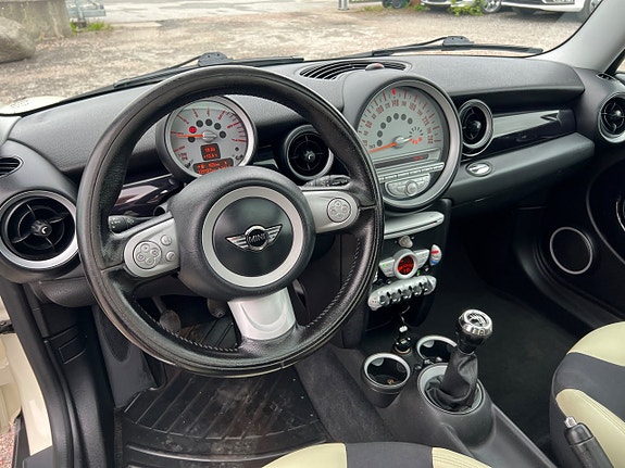 MINI Cooper 5 of 5