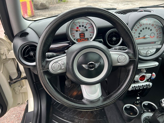 MINI Cooper 8 of 22