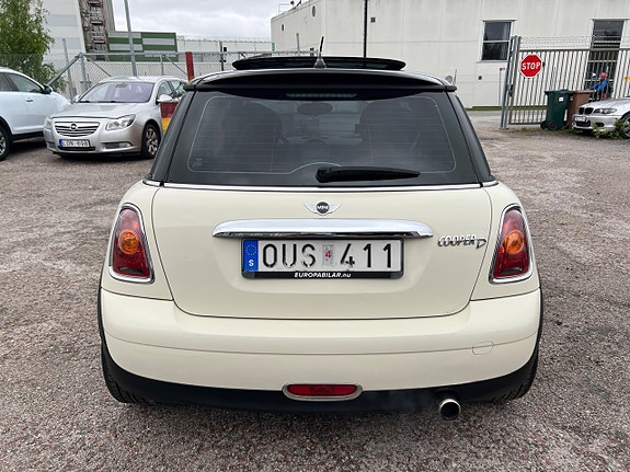 MINI Cooper 15 of 22