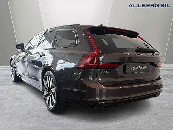 Volvo V90 3 of 5