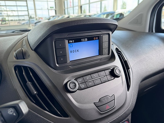Ford Transit Courier 12 of 15