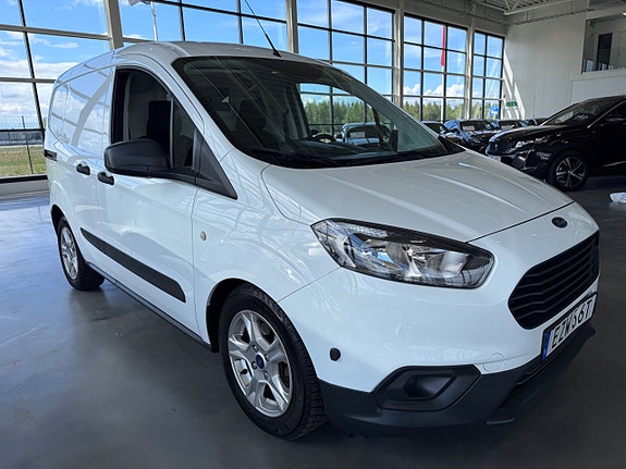 Ford Transit Courier 5 of 5