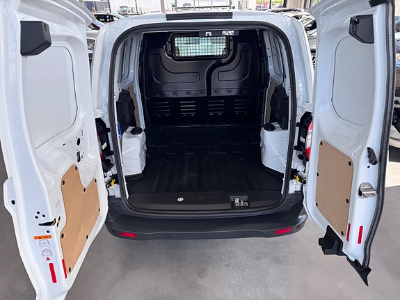 Ford Transit Courier 6 of 15