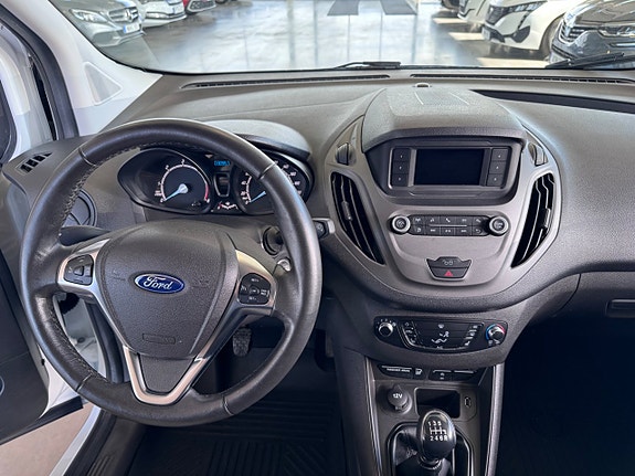 Ford Transit Courier 10 of 15