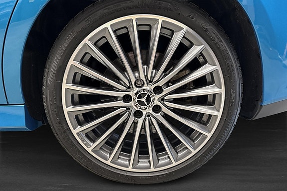 Mercedes-Benz CLA250 e 5 of 5
