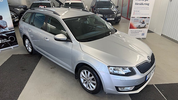 Skoda Octavia 2 of 5